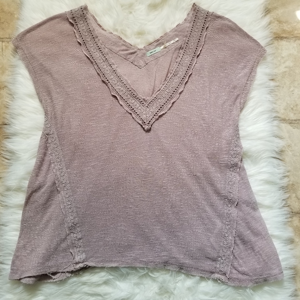UO Kimchi Blue V Neck Tee Large